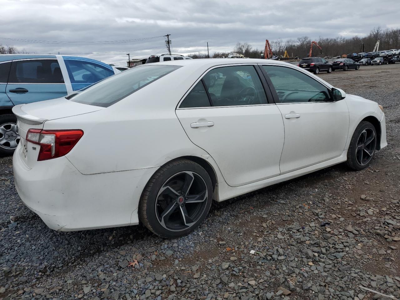 2014 Toyota Camry - Image 3
