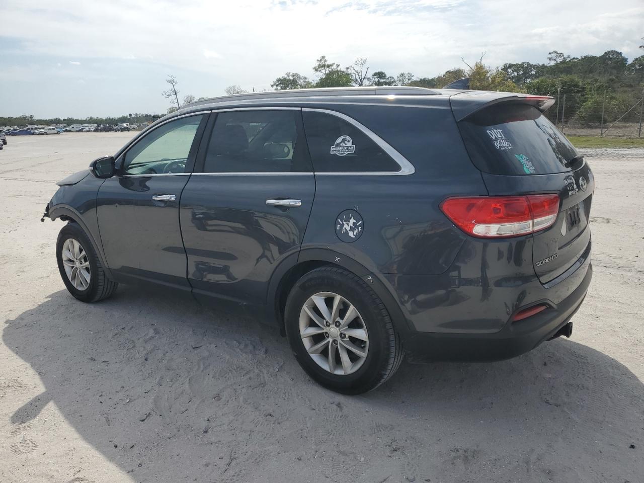 2017 Kia Sorento - Image 2