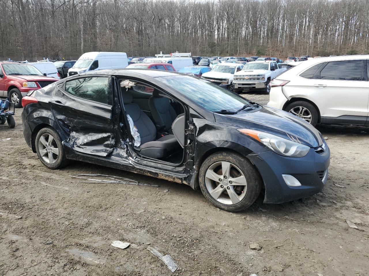 2013 Hyundai Elantra - Image 4
