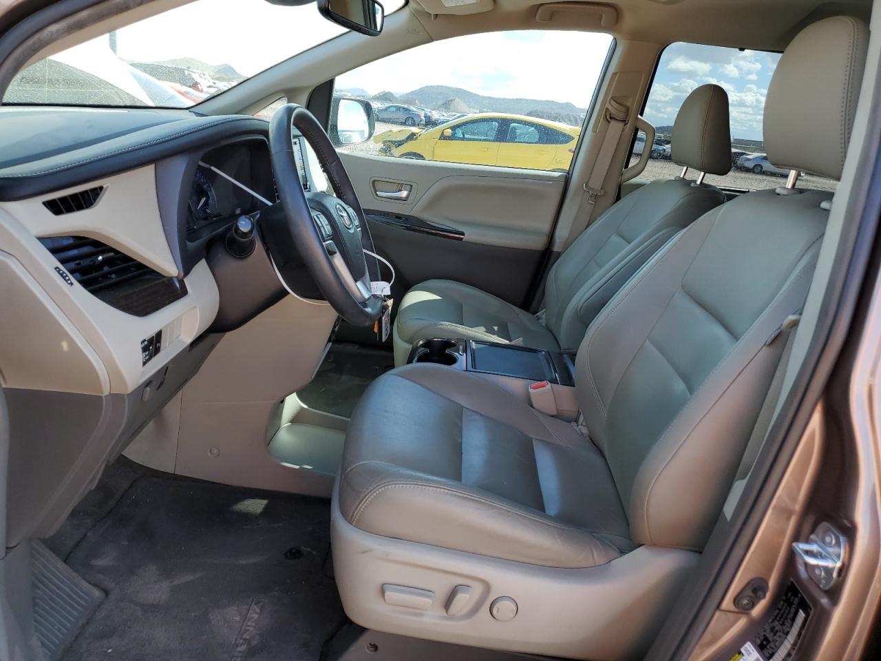 2018 Toyota Sienna - Image 7