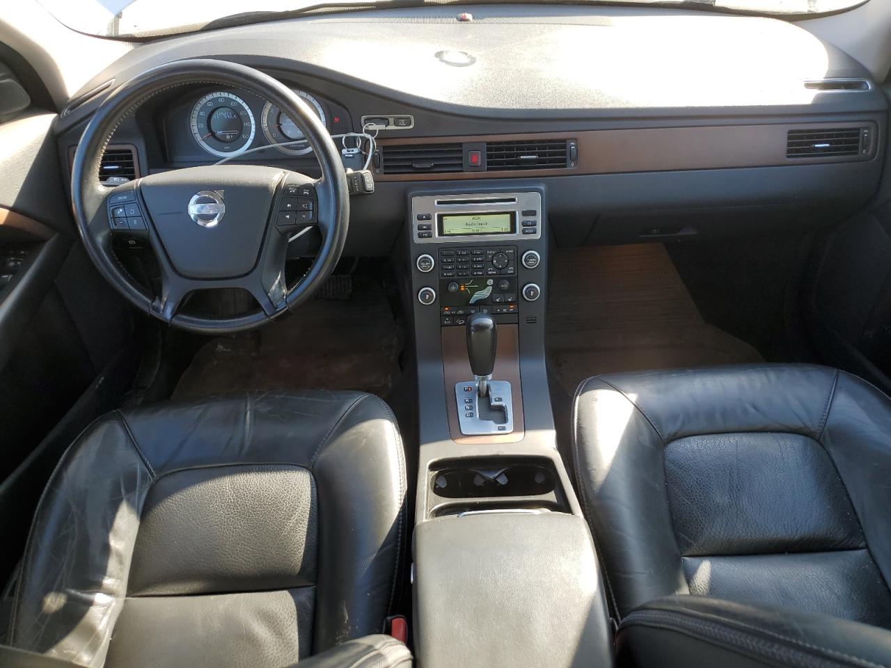 2010 Volvo XC70 - Image 8