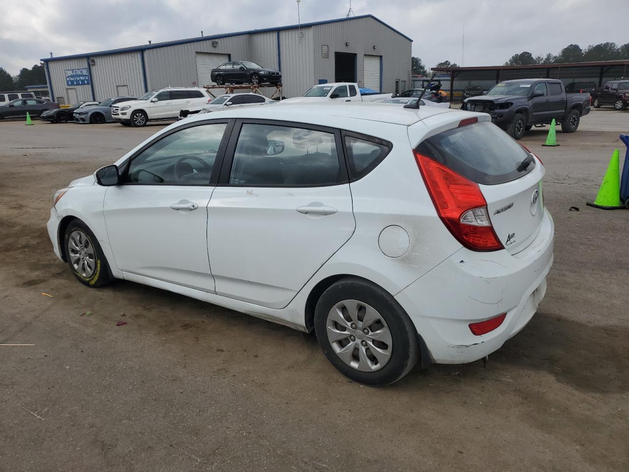 2015 Hyundai Accent - Image 2