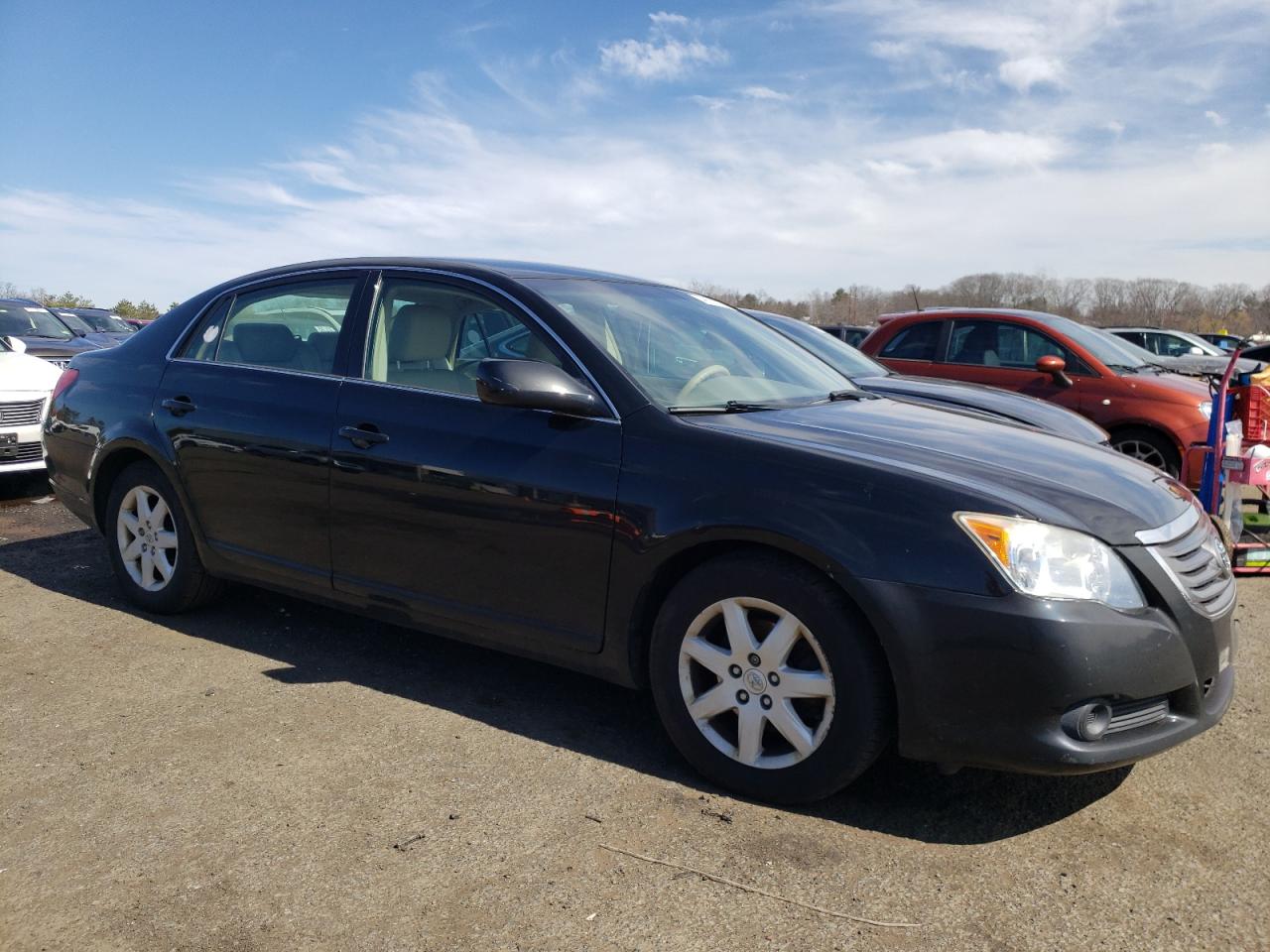 2010 Toyota Avalon - Image 4