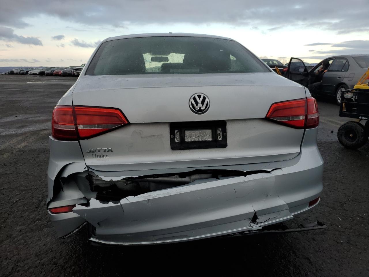 2015 Volkswagen Jetta - Image 6