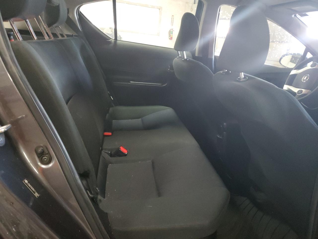 2016 Toyota Prius - Image 10