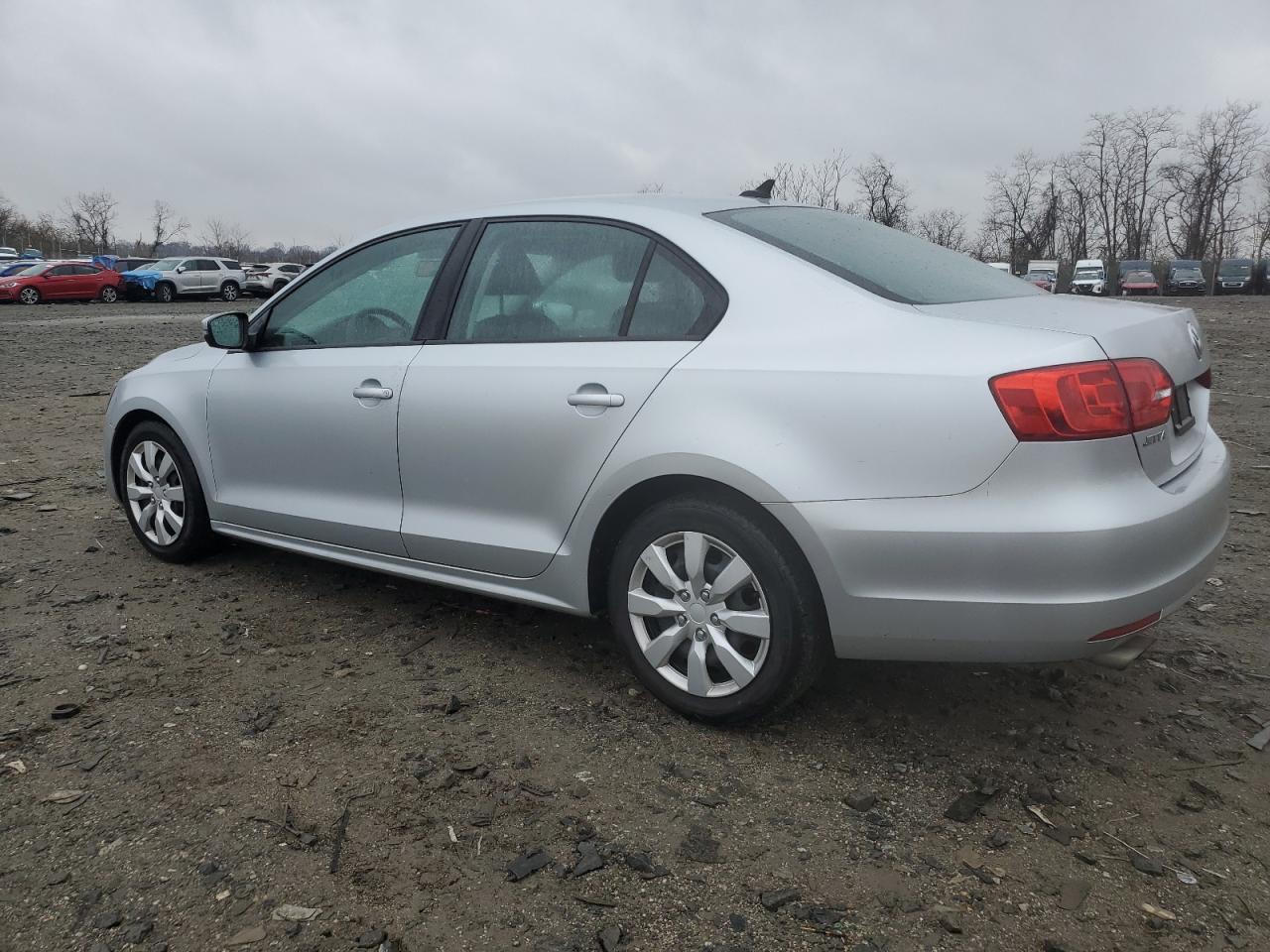 2014 Volkswagen Jetta - Image 2
