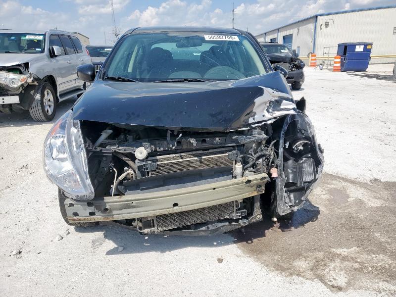  NISSAN VERSA 2018 Czarny