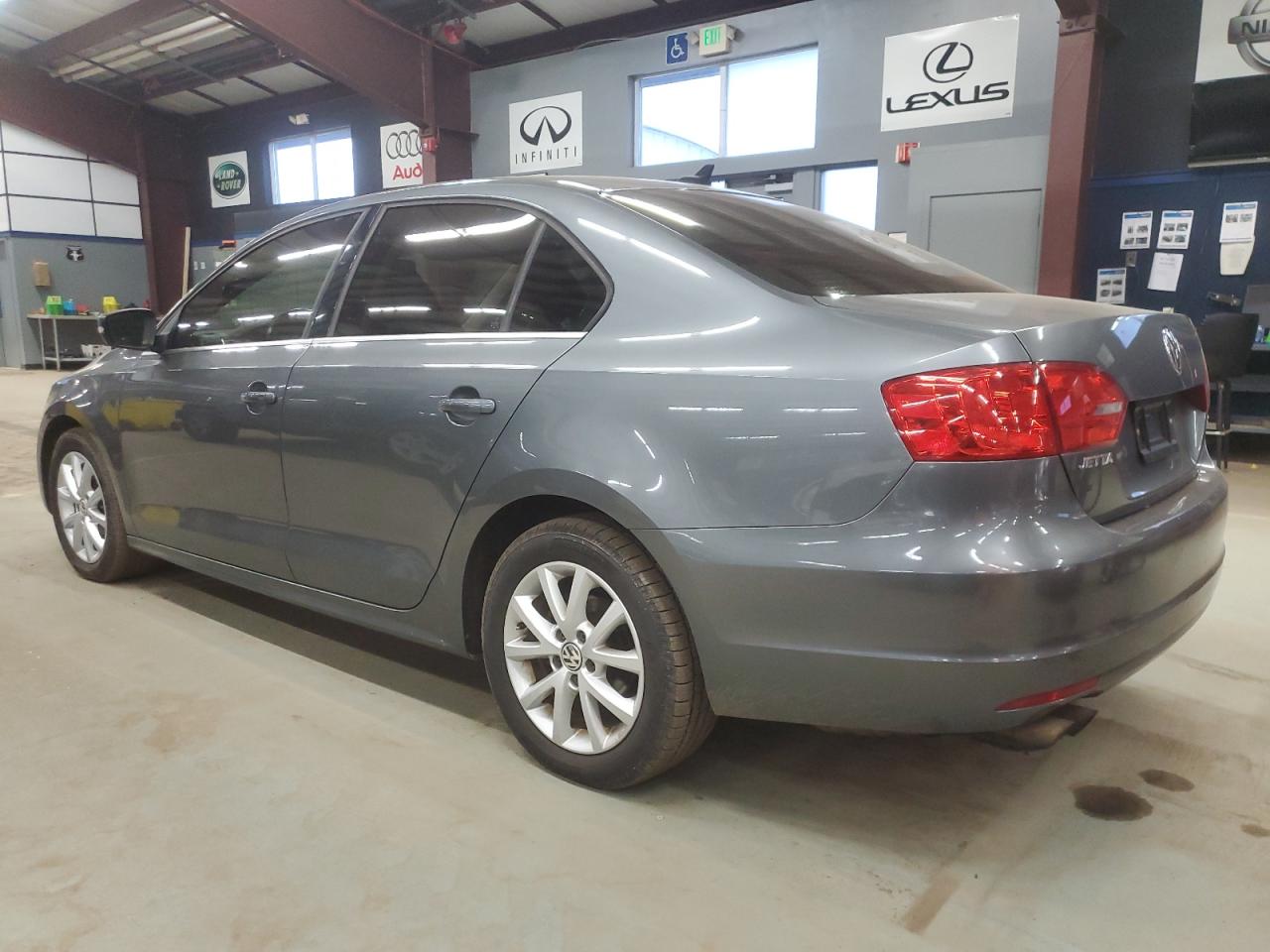 2014 Volkswagen Jetta - Image 2