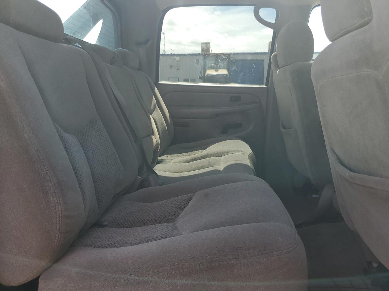 2005 Chevrolet Avalanche - Image 10
