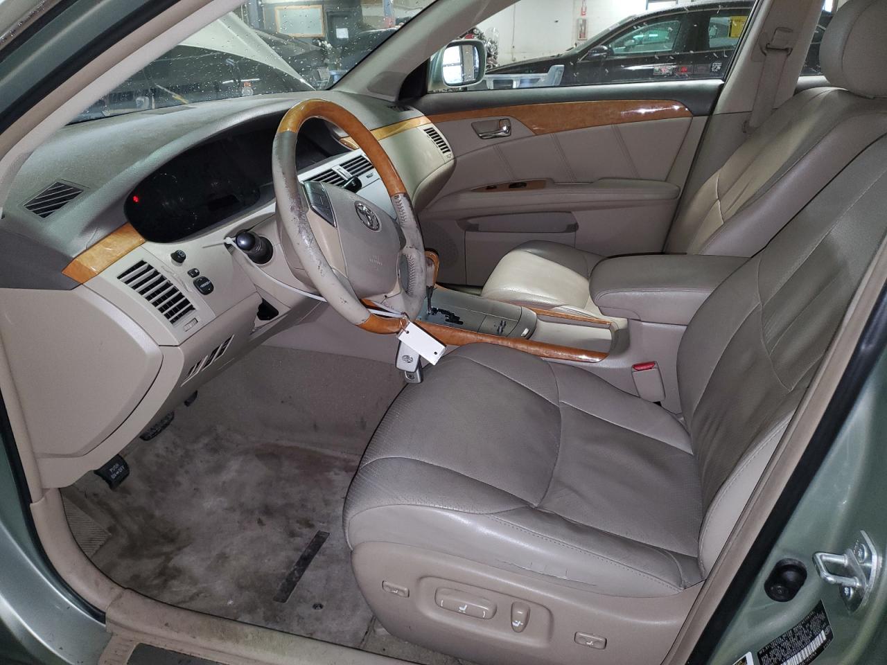 2007 Toyota Avalon - Image 7