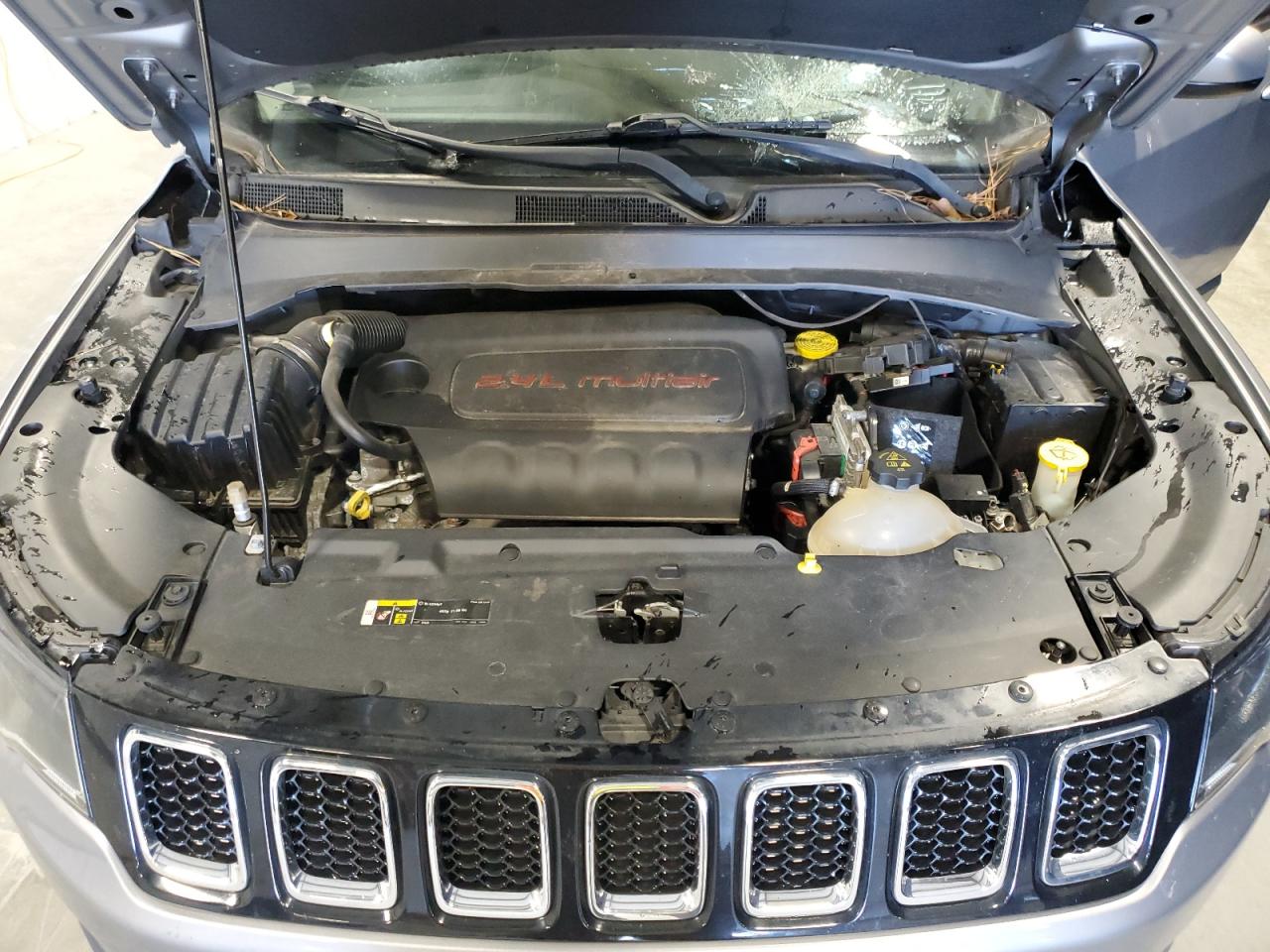 2018 Jeep Compass - Image 12