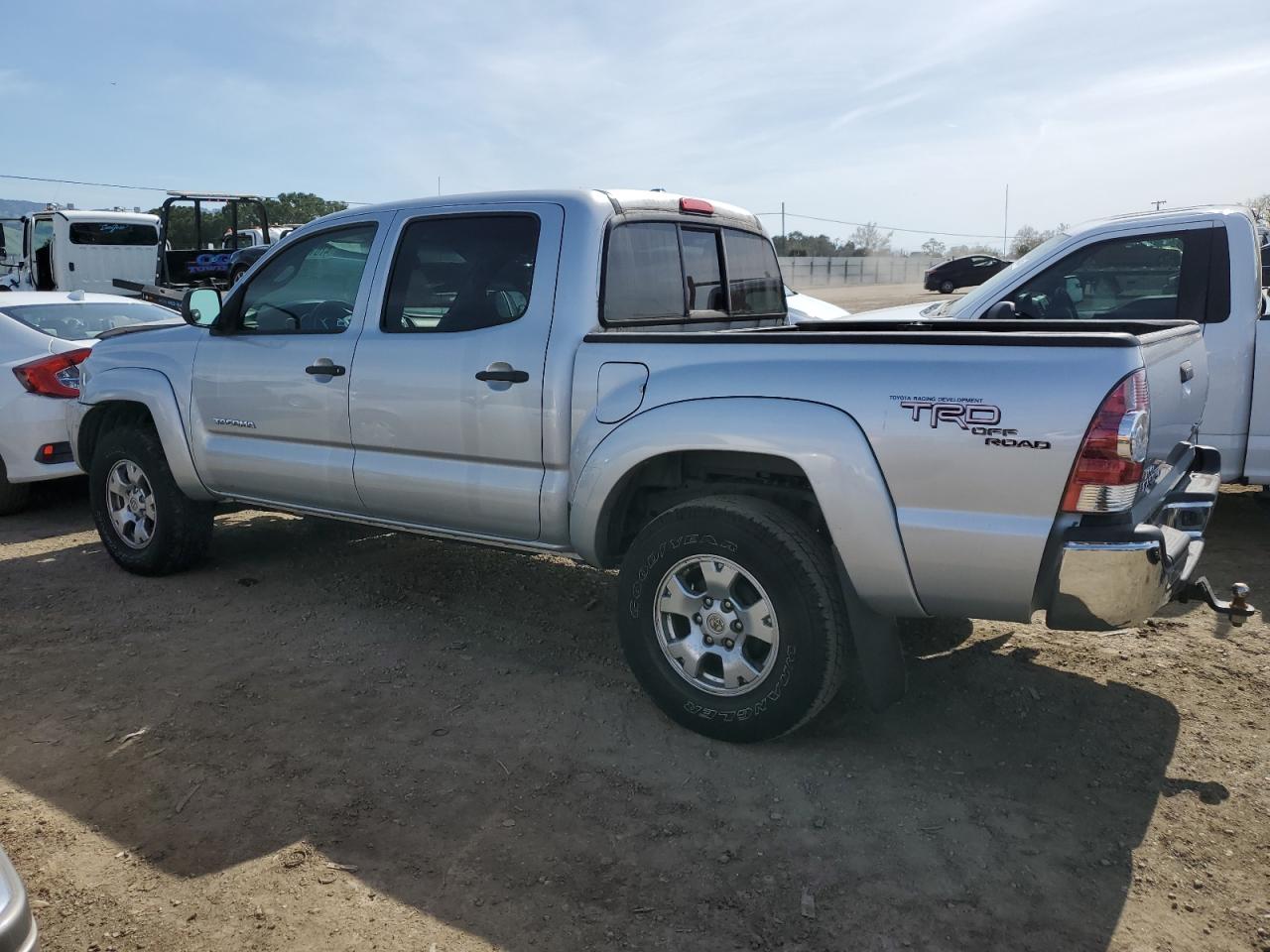 2011 Toyota Tacoma - Image 2