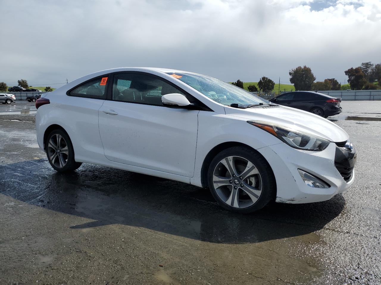 2014 Hyundai Elantra - Image 4