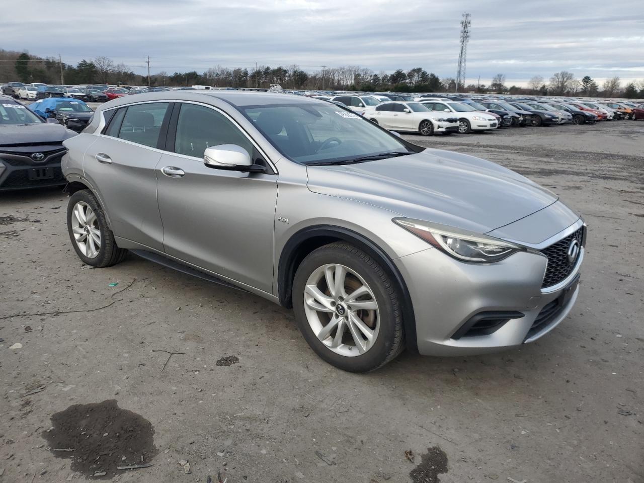 VIN: SJKCH5CP1HA020045 Auction: COPART Lot: 49338735 Location: VA - FREDERICKSBURG VIN: SJKCH5CP1HA020045 INFINITI QX30 2017 SILVER Photo 4