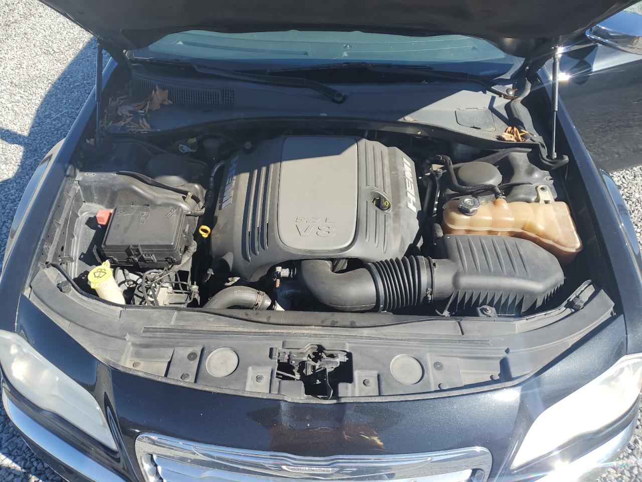 2011 Chrysler 300 - Image 11