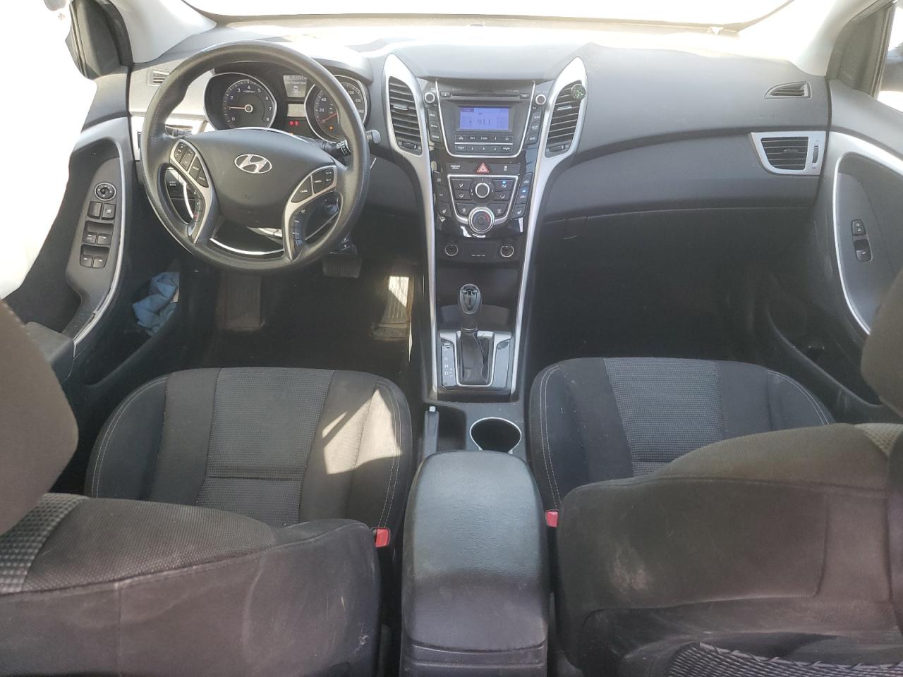2013 Hyundai Elantra - Image 8