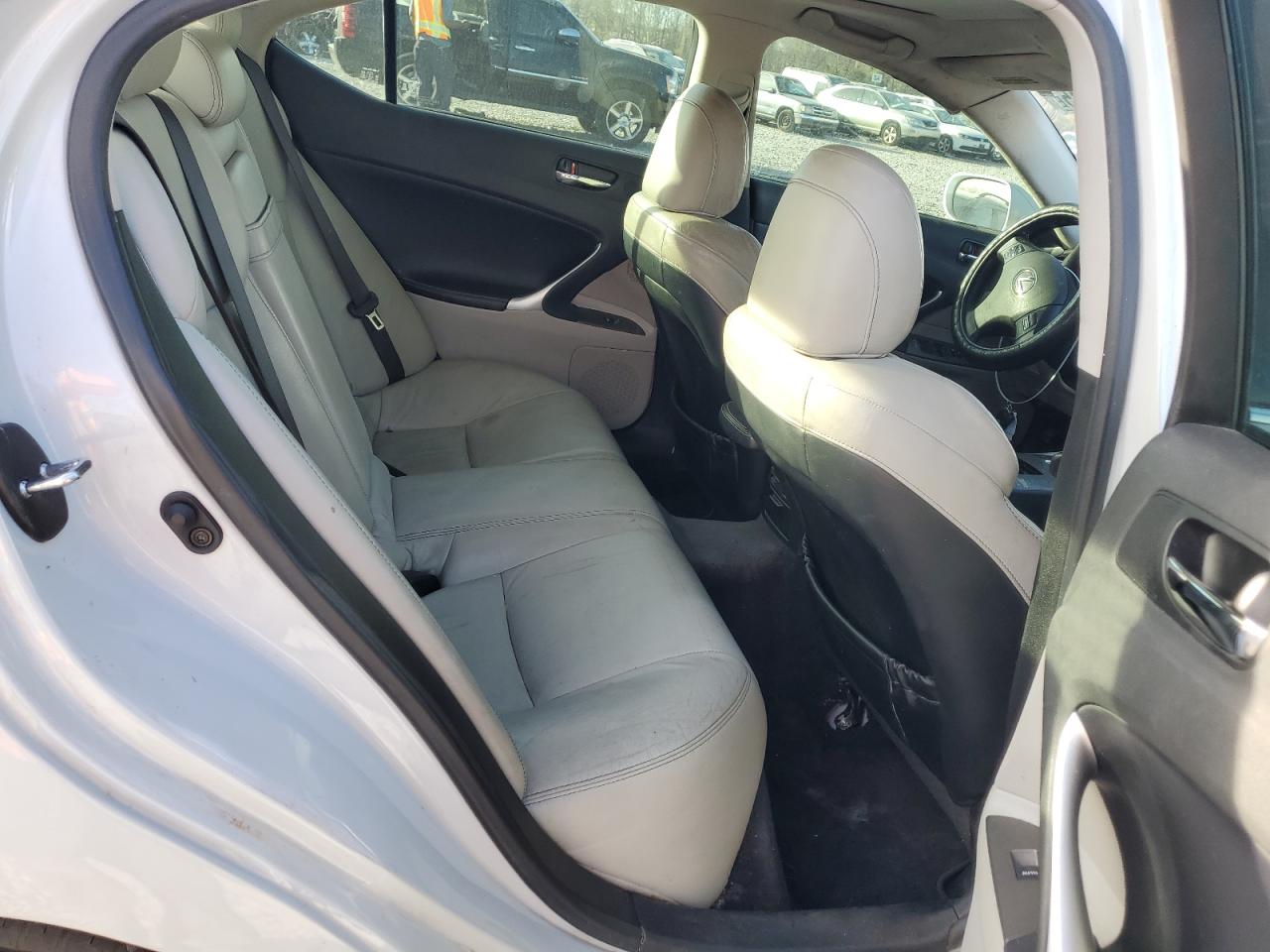 2009 Lexus IS - Image 11