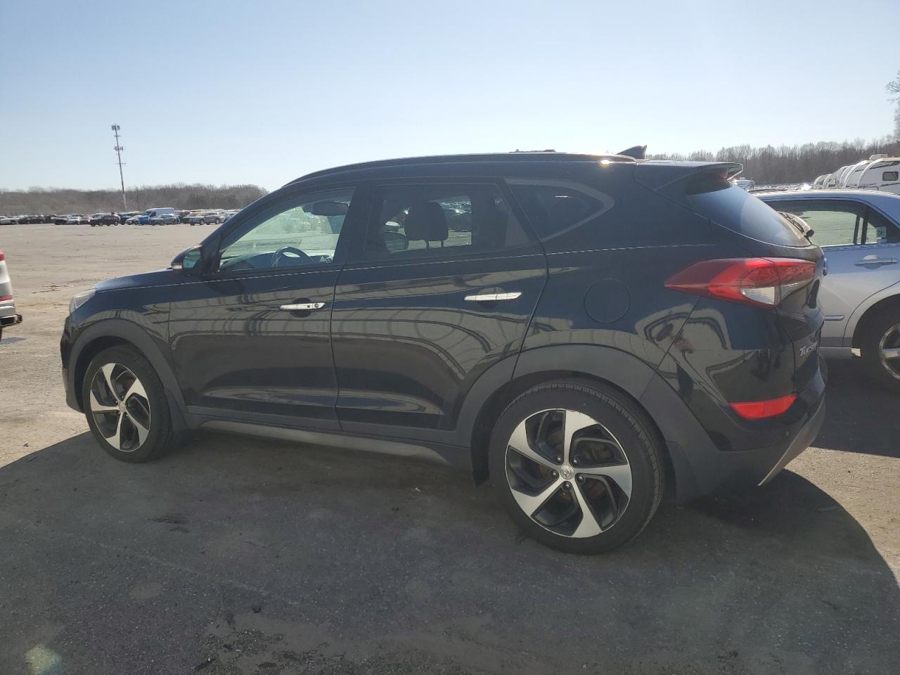 2016 Hyundai Tucson - Image 2