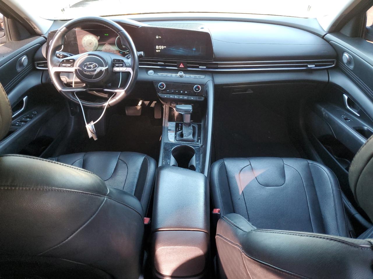 2021 Hyundai Elantra - Image 8