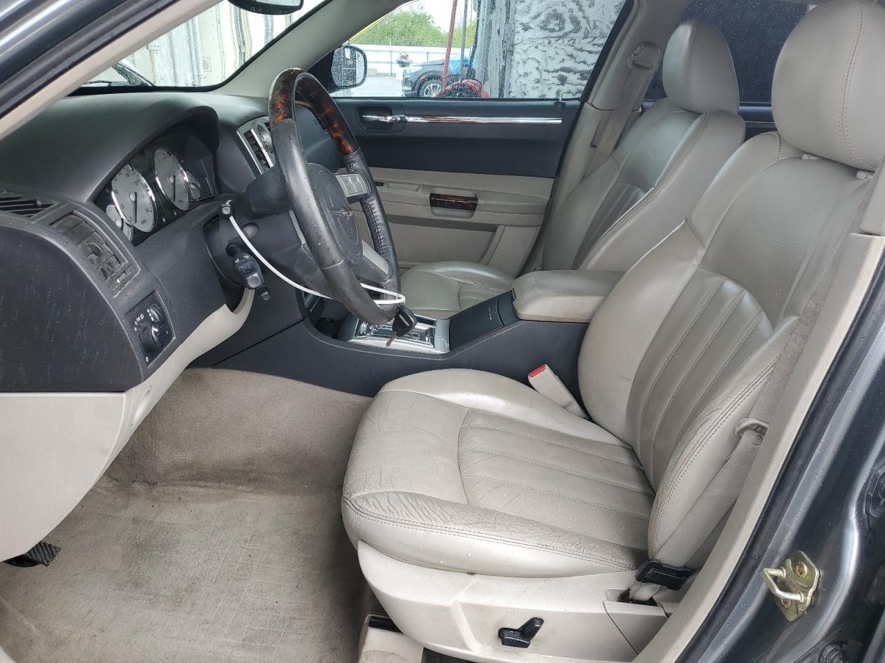 2006 Chrysler 300 - Image 7