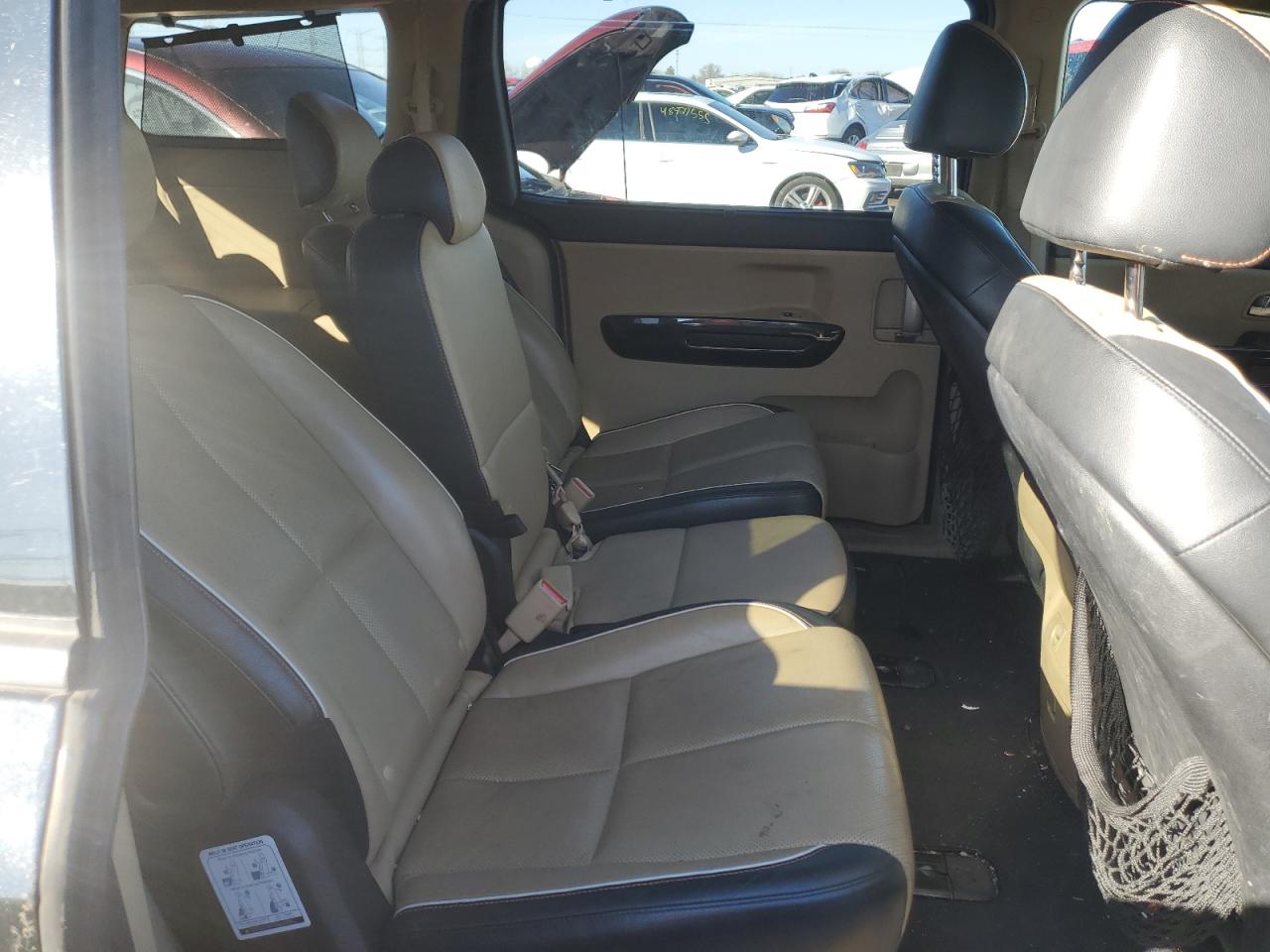 kndmc5c18f6025065 KNDMC5C18F6025065 2015 Kia Sedona Ex