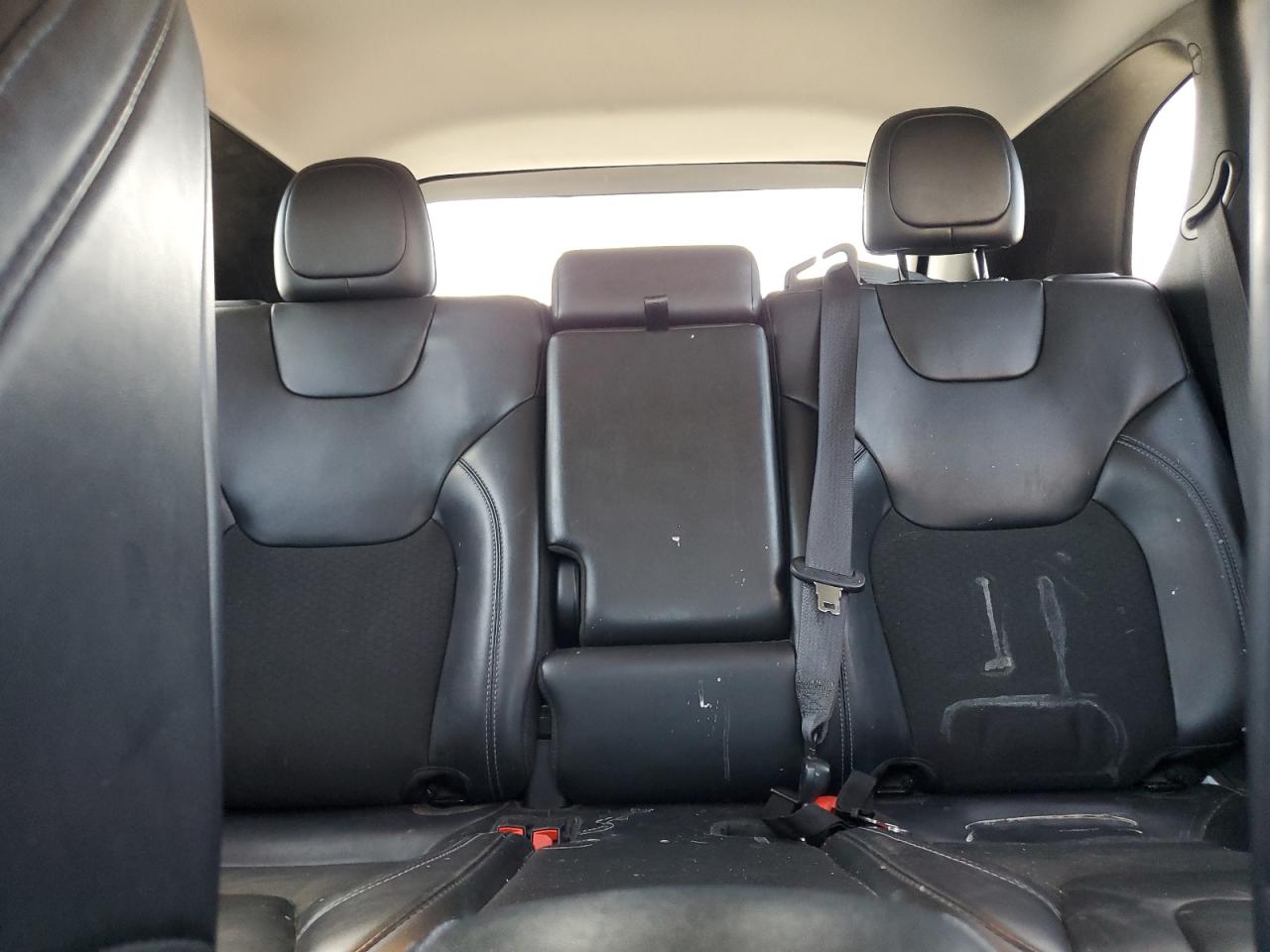 2020 Jeep Cherokee Latitude Plus VIN: 1C4PJMLB0LD584588 Lot: 49627895