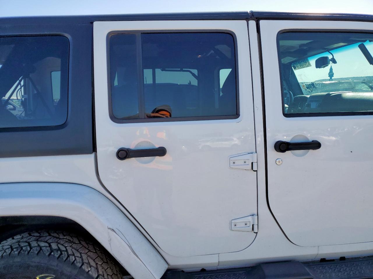2017 Jeep Wrangler - Image 11