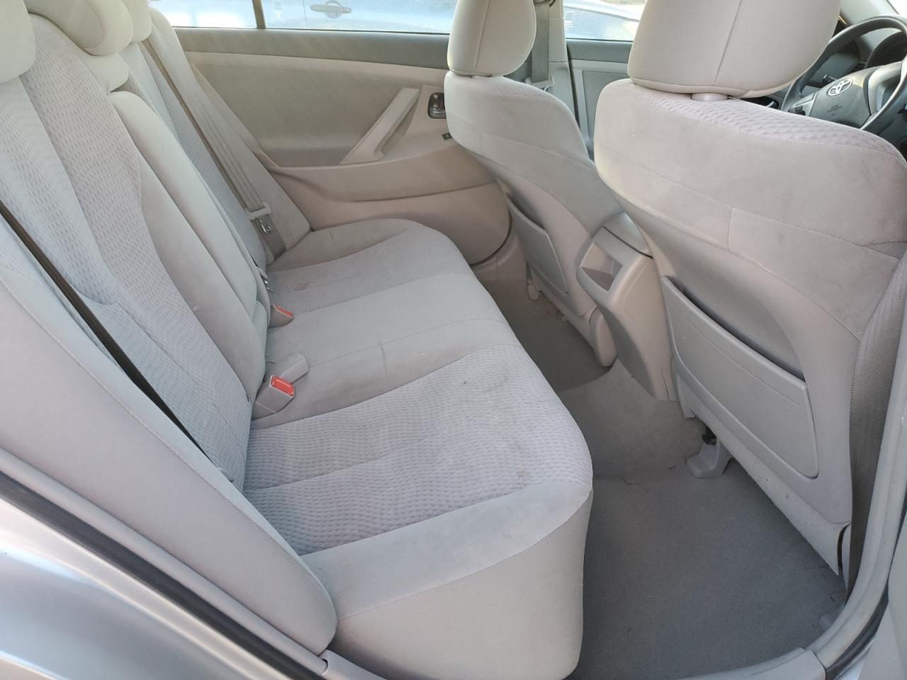 2011 Toyota Camry - Image 10