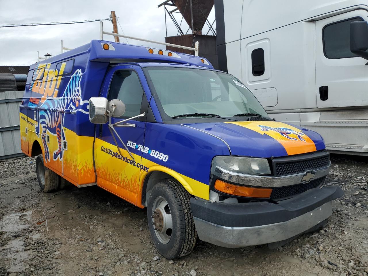 2005 Chevrolet Express - Image 4