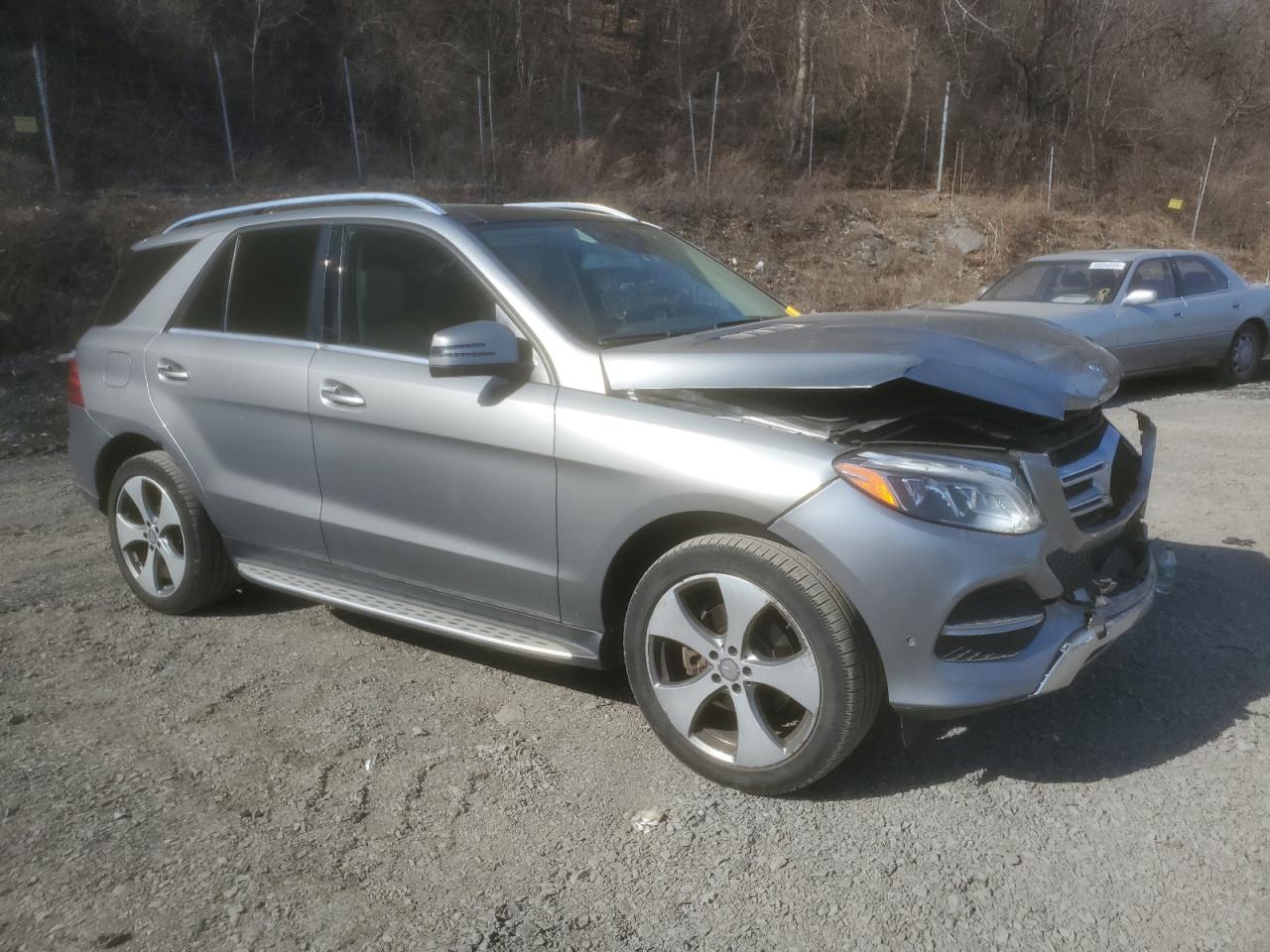 2016 Mercedes-Benz GLE - Image 4