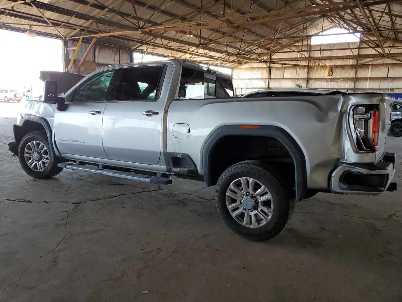 2022 GMC Sierra - Image 2