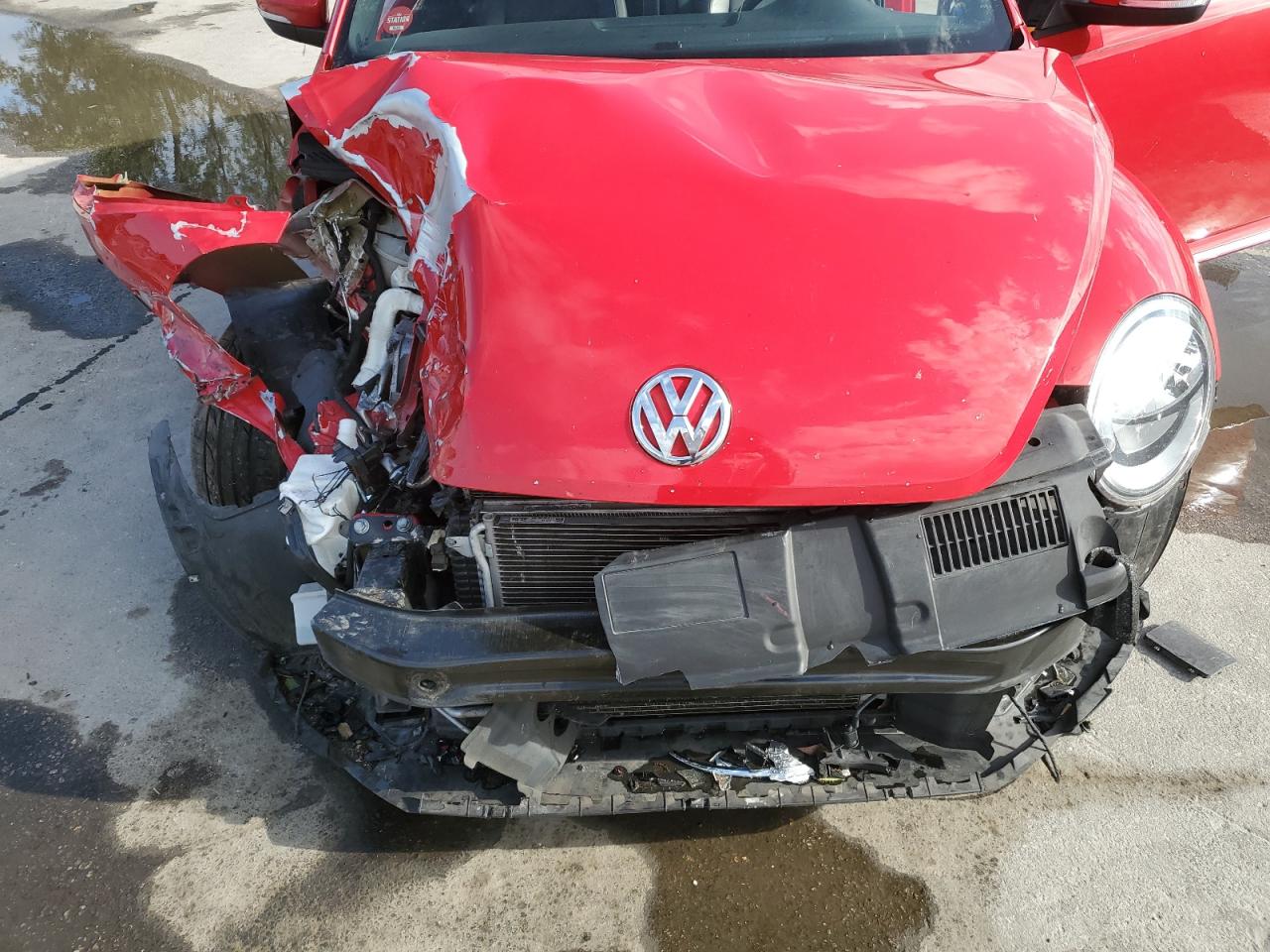 2016 Volkswagen Beetle - Image 13