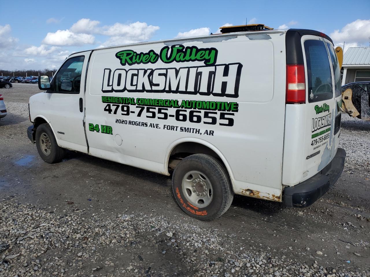 2005 Chevrolet Express - Image 2