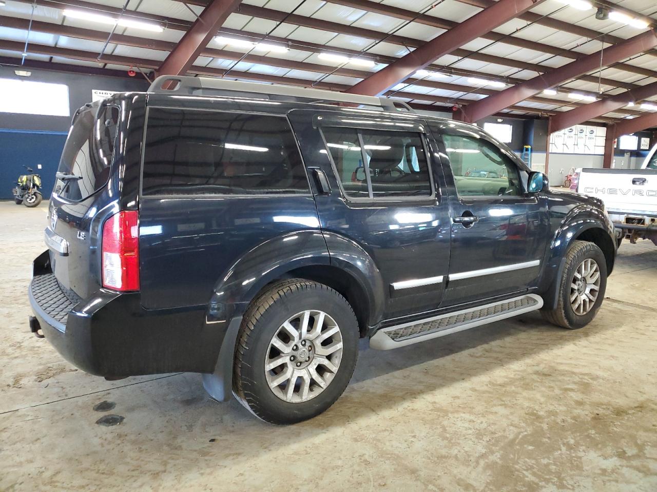 2010 Nissan Pathfinder - Image 3