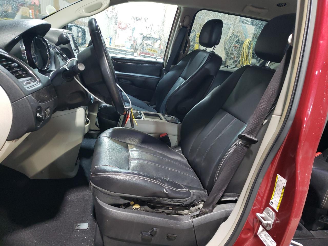 2013 Chrysler Town & Country - Image 7