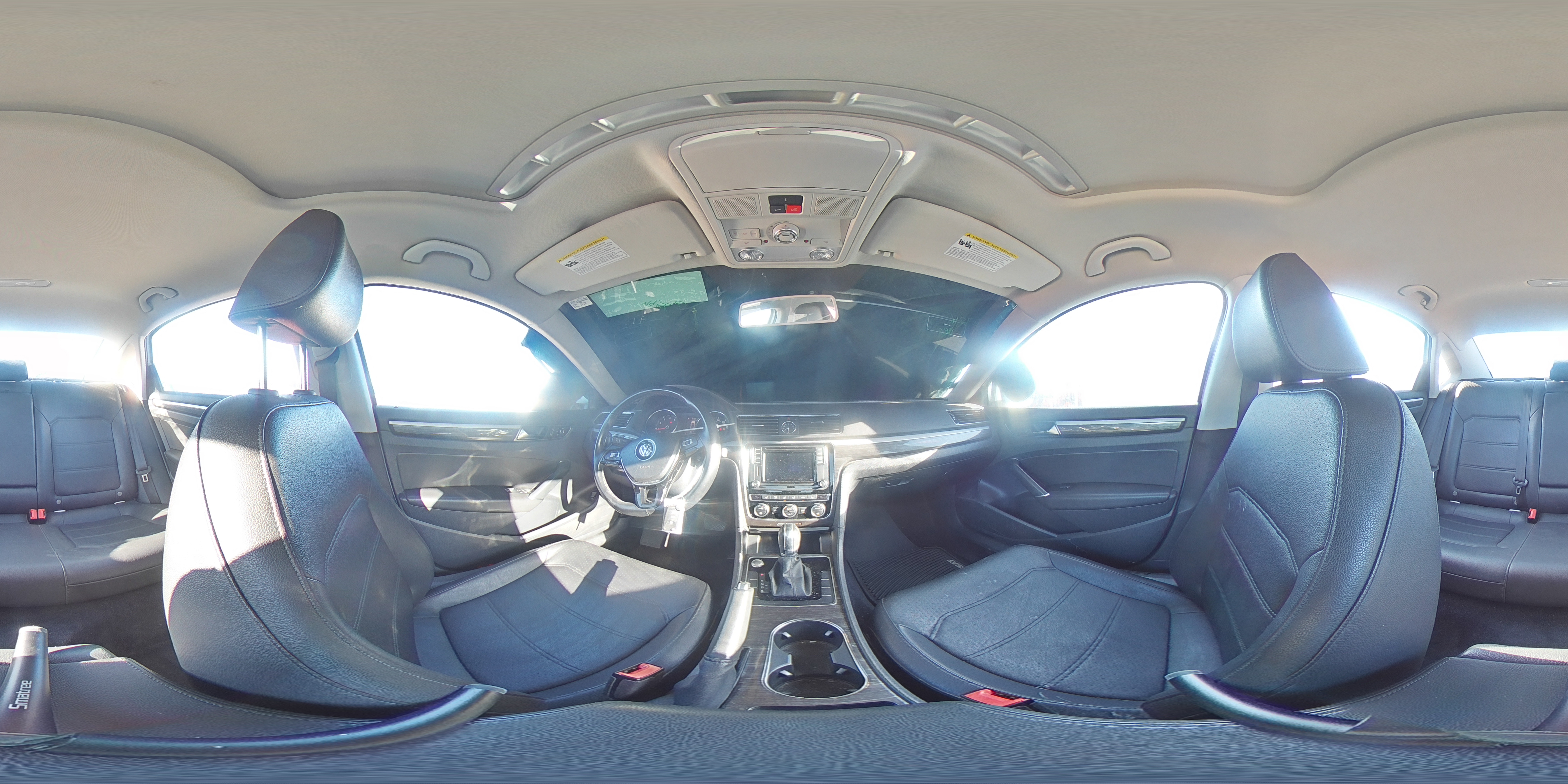 2017 Volkswagen Passat - Image 14