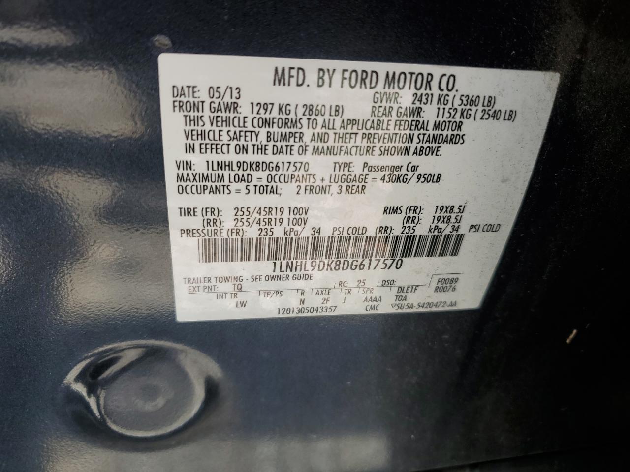 2013 Lincoln MKS - Image 12