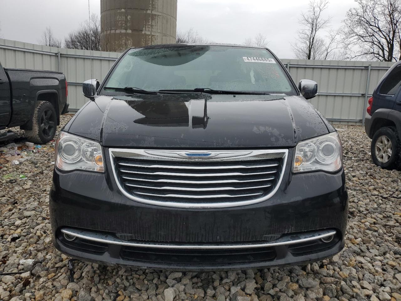 2014 Chrysler Town & Country - Image 5