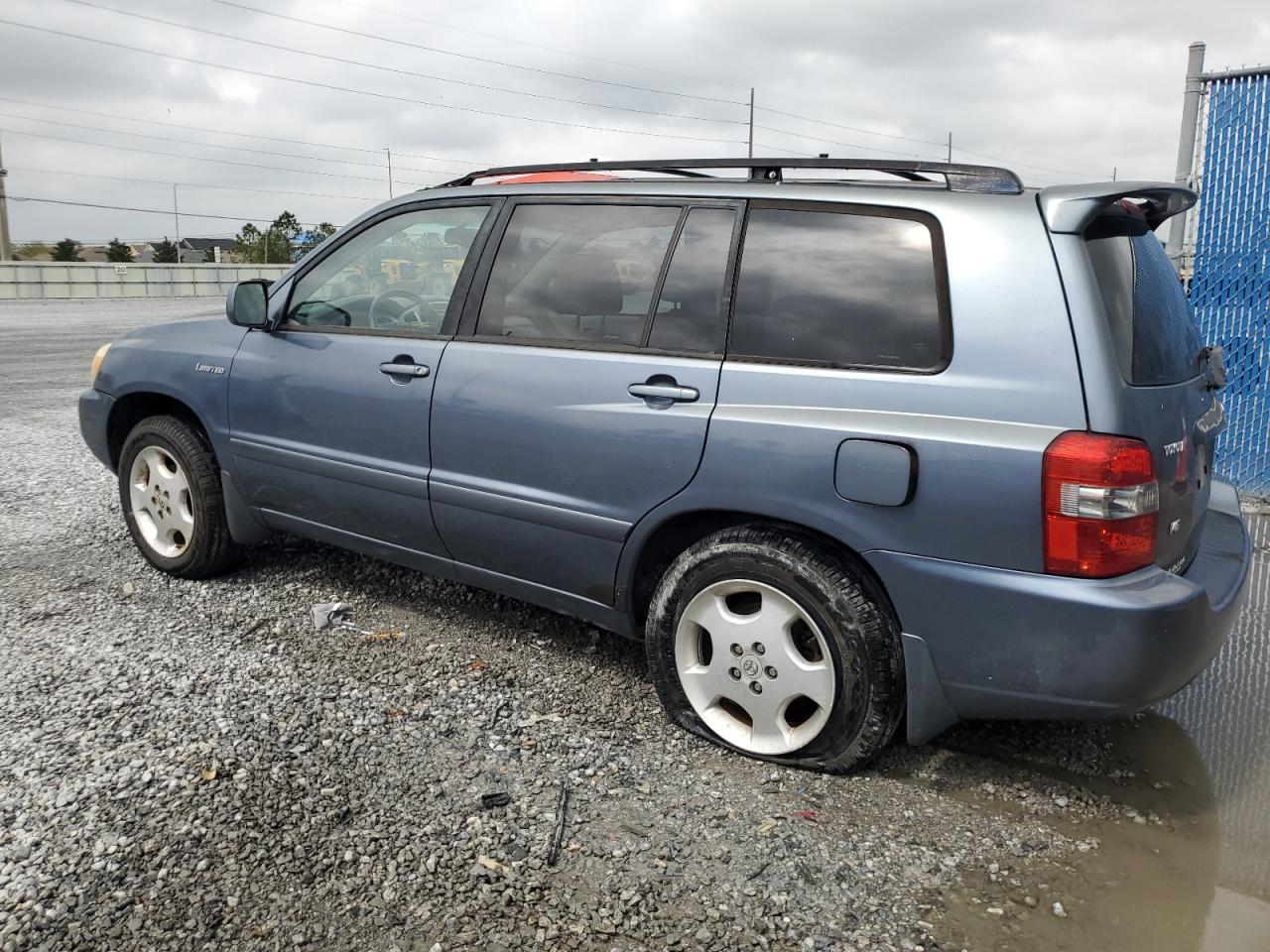 2005 Toyota Highlander - Image 2