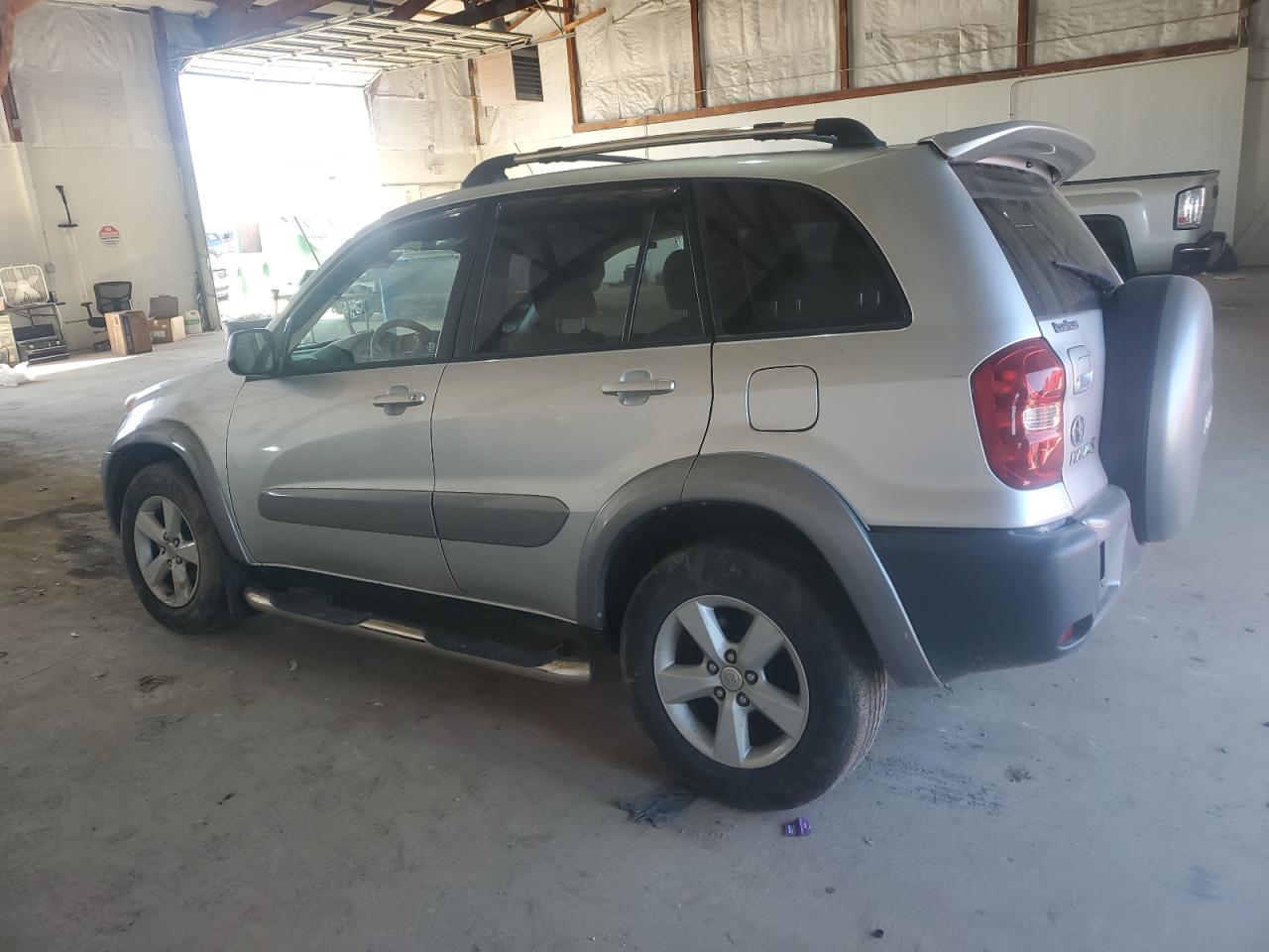 2004 Toyota RAV 4 - Image 2