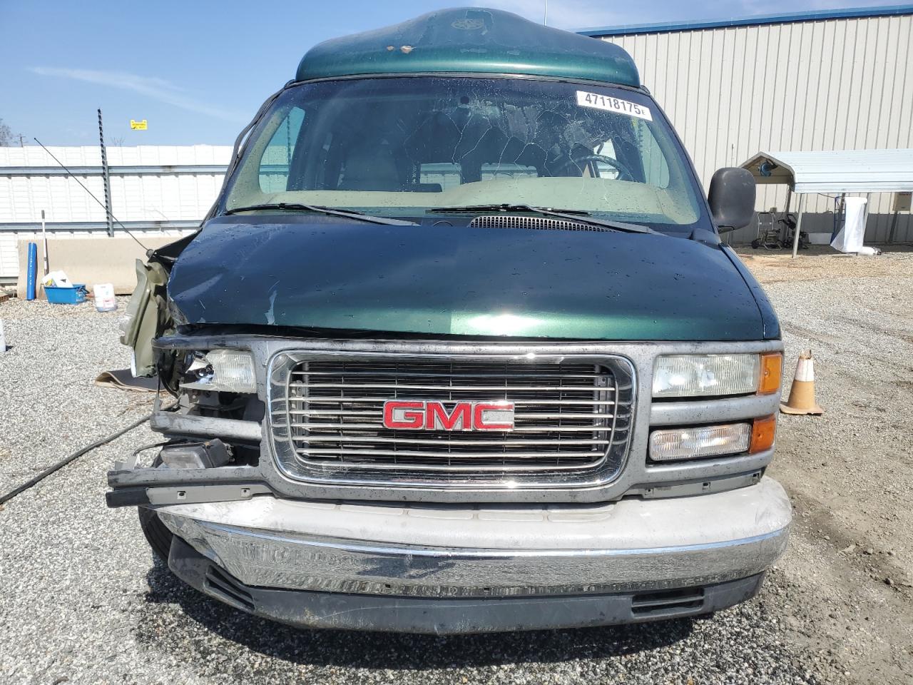 2002 GMC Savana - Image 5