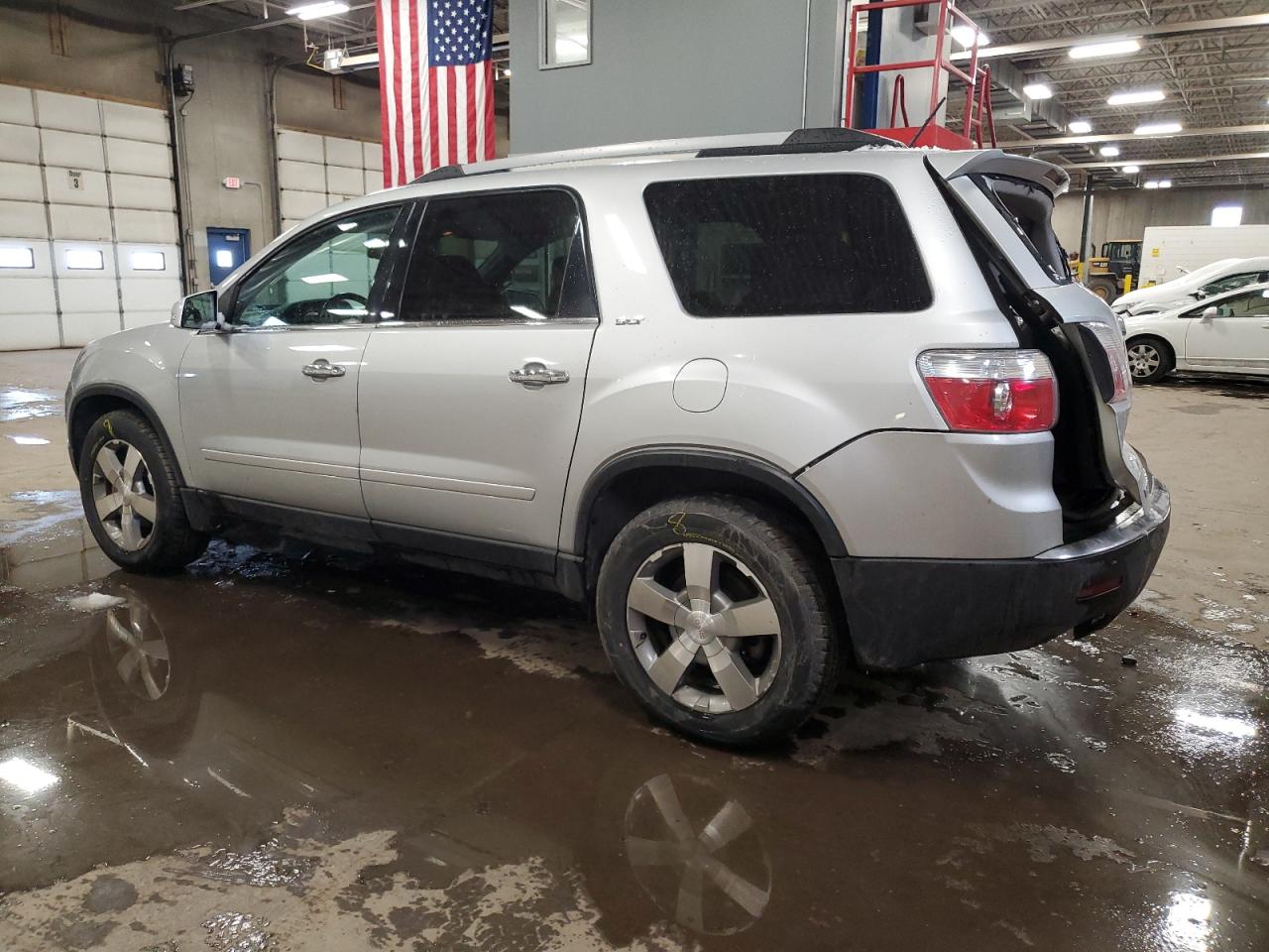 2012 GMC Acadia - Image 2