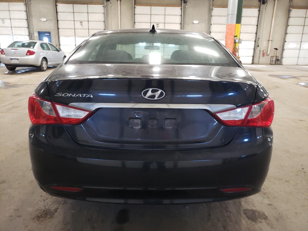 2011 Hyundai Sonata - Image 6