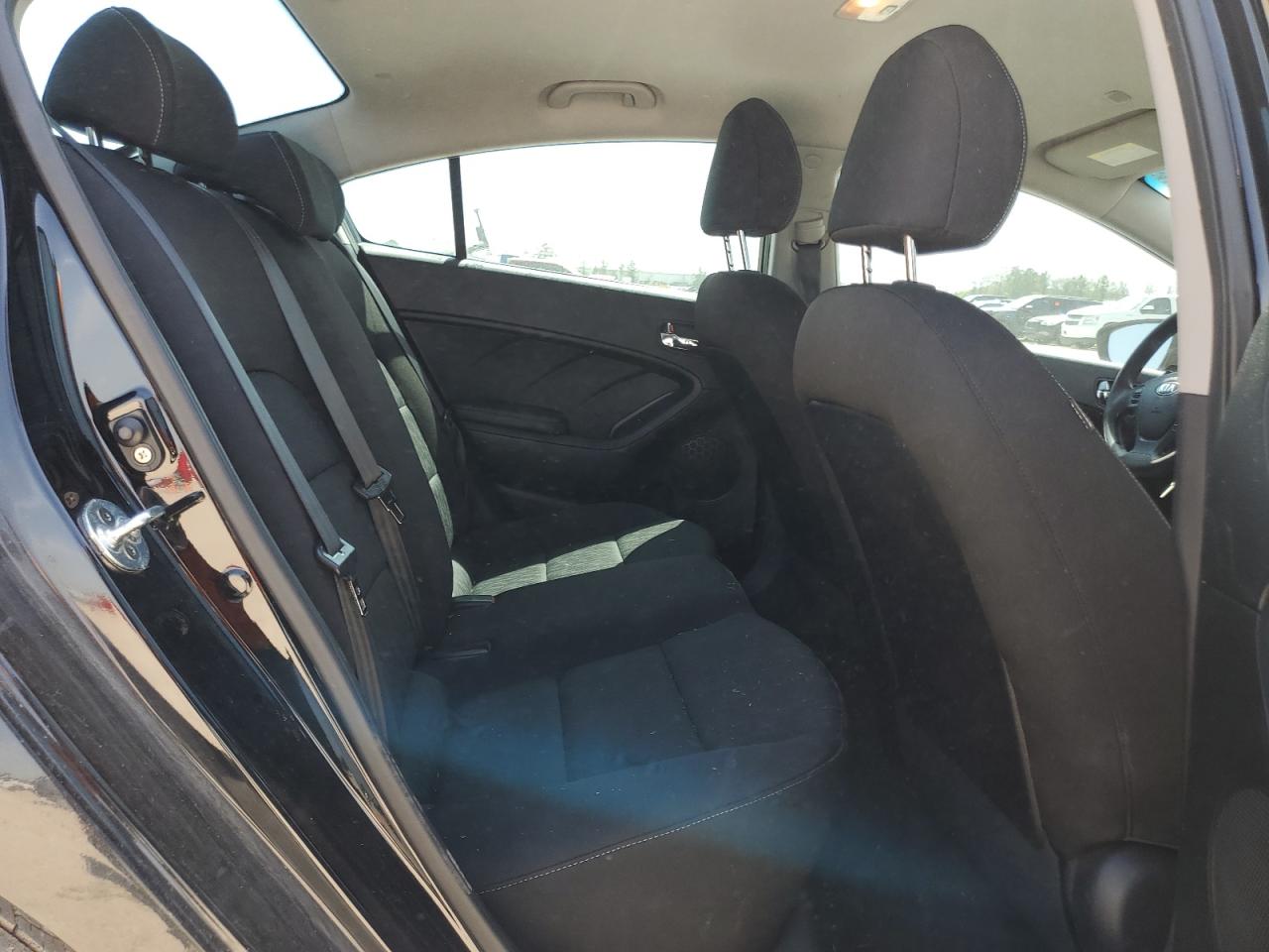 2016 Kia Forte - Image 10