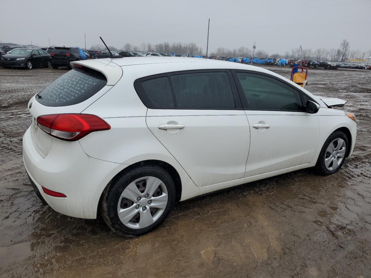 2016 Kia Forte - Image 3