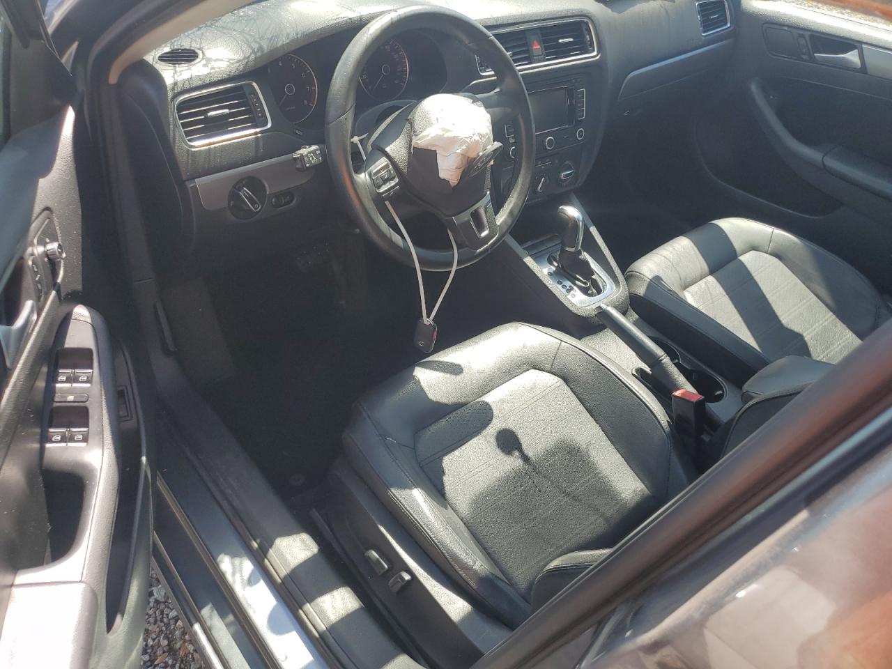 2014 Volkswagen Jetta - Image 8