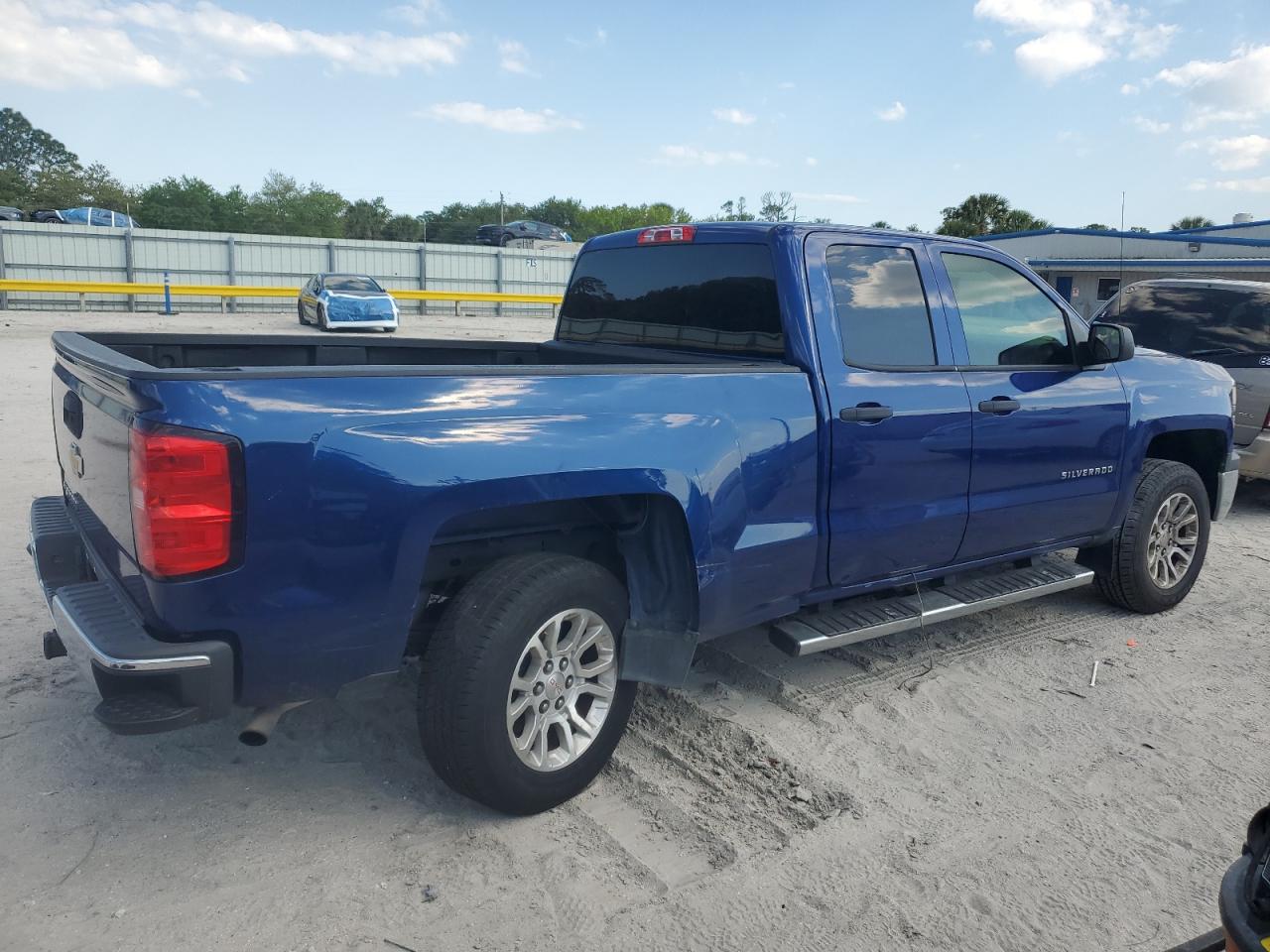 2014 Chevrolet Silverado - Image 3