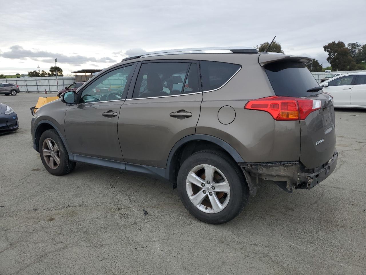 2014 Toyota RAV 4 - Image 2