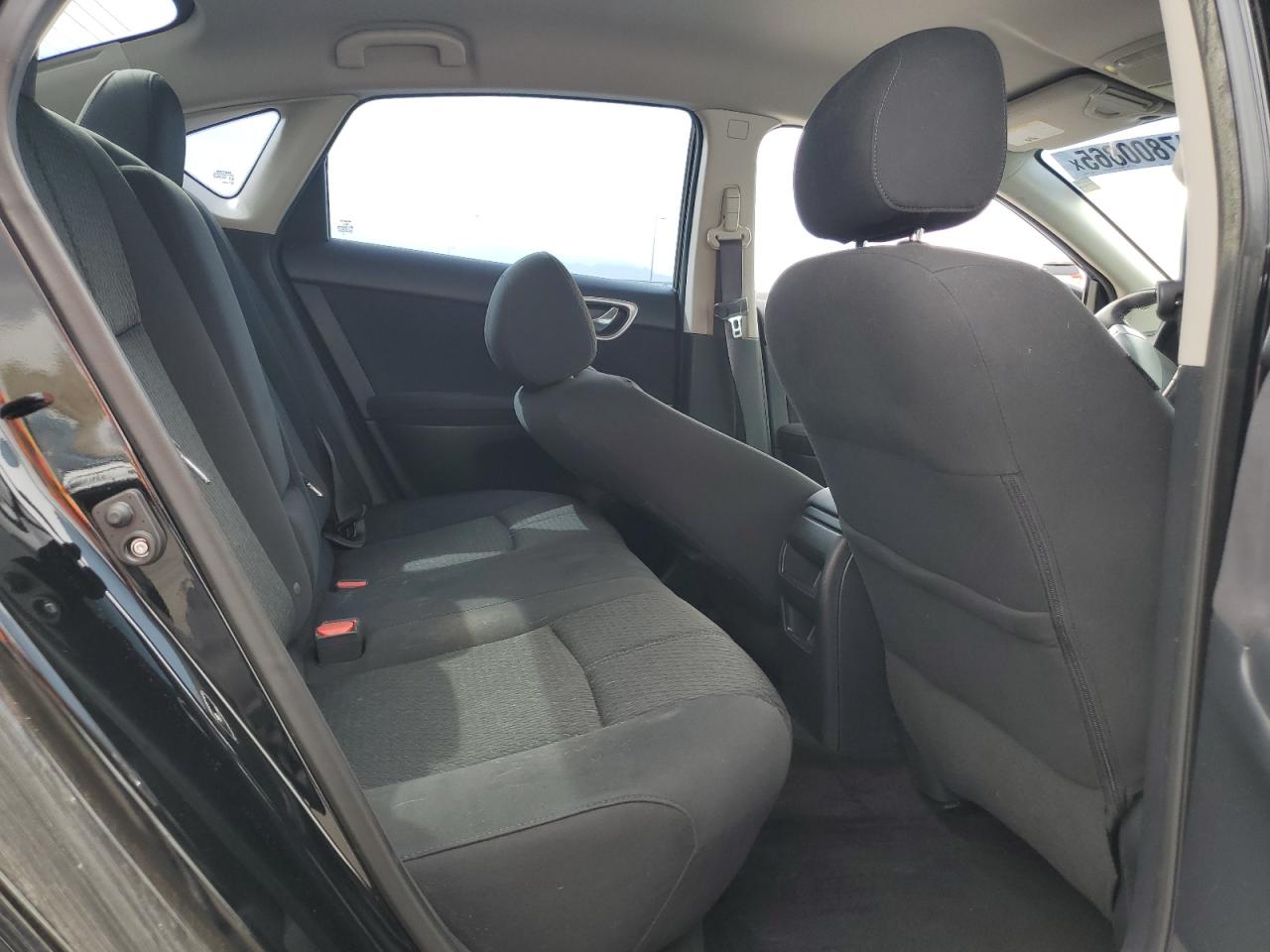 2015 Nissan Sentra - Image 10