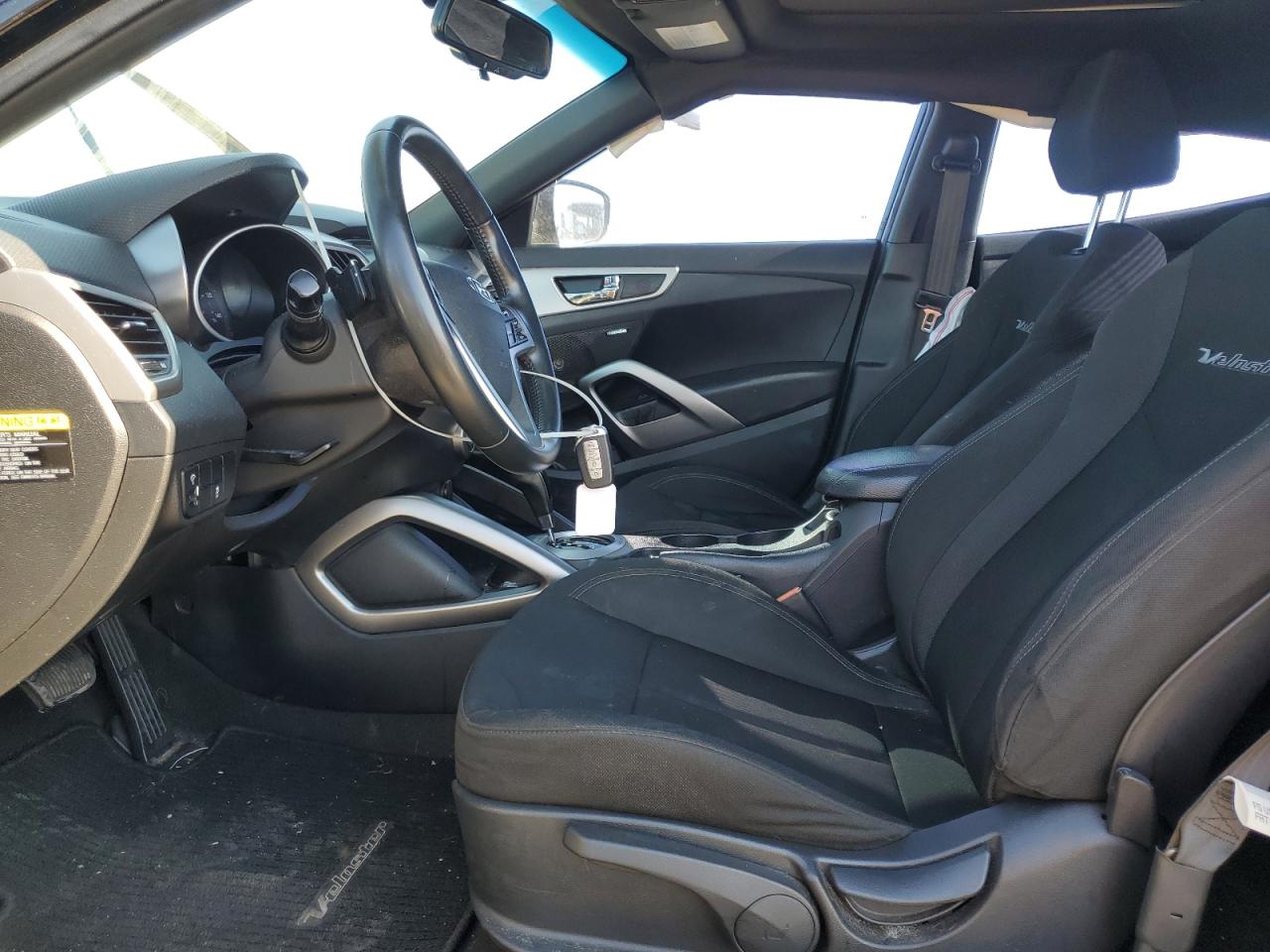 2017 Hyundai Veloster - Image 7